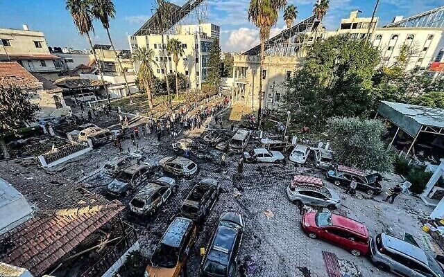 موقف السيارات المحترق في المستشفى الأهلي المعمداني في مدينة غزة بعد انفجار وقع هناك خلال الليل، 18 أكتوبر، 2023.(Courtesy; used in accordance with Clause 27a of the Copyright Law) موقف السيارات المحترق في المستشفى الأهلي المعمداني في مدينة غزة بعد انفجار وقع هناك خلال الليل، 18 أكتوبر، 2023.(Courtesy; used in accordance with Clause 27a of the Copyright Law)
