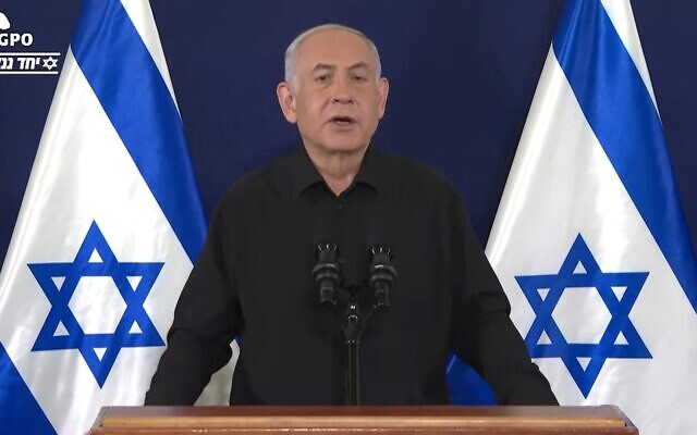 رئيس الوزراء بنيامين نتنياهو يدلي ببيان لوسائل الإعلام الأجنبية، 30 أكتوبر، 2023. (GPO/Screenshot)