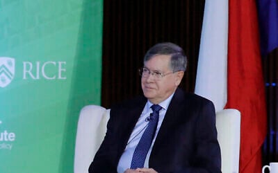 من الأرشيف: ديفيد ساترفيلد في جامعة رايس في مدينة هيوستن بولاية تكساس، 3 أكتوبر، 2023. (AP Photo/Michael Wyke)