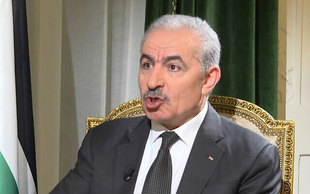 رئيس وزراء السلطة الفلسطينية محمد اشتية يتحدث في مقابلة، باريس، فرنسا، 9 نوفمبر، 2023. (France24 screenshot: used in accordance with Clause 27a of the Copyright Law)