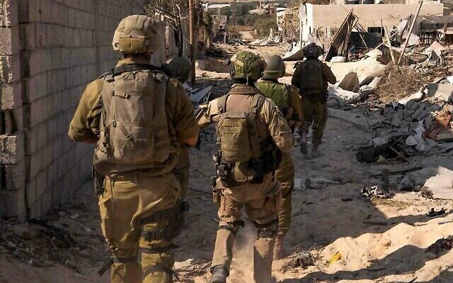 قوات الجيش الإسرائيلي العاملة في قطاع غزة في صورة تم نشرها في 4 نوفمبر، 2023.(Israel Defense Forces) قوات الجيش الإسرائيلي العاملة في قطاع غزة في صورة تم نشرها في 4 نوفمبر، 2023.(Israel Defense Forces)