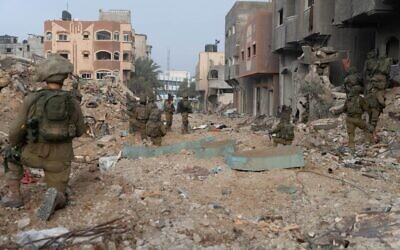 القوات البرية الإسرائيلية تعمل في شمال قطاع غزة، في صورة تم نشرها في 7 نوفمبر، 2023. (IDF)
