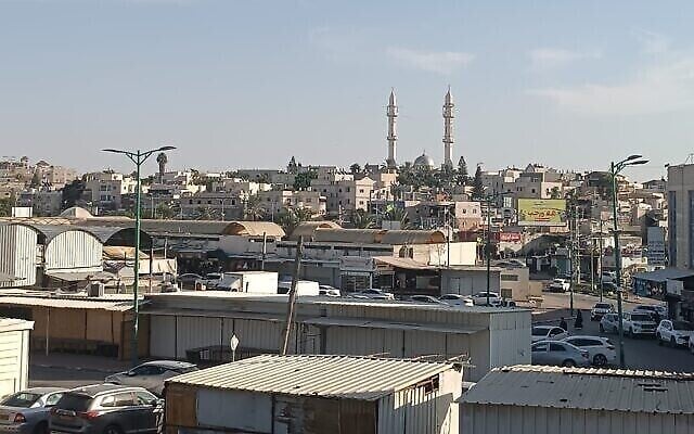 مدينة رهط في جنوب إسرائيل، 30 أكتوبر، 2023. (Gianluca Pacchiani / Times of Israel)