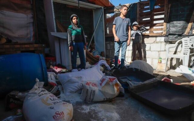 أكياس طحين يزعم ان جنود احتياط في الجيش الإسرائيلي مزقها خلال مداهمة لقرية خلة الضبع الفلسطينية في 8 ديسمبر، 2023. (Courtesy The Villages Group) أكياس طحين يزعم ان جنود احتياط في الجيش الإسرائيلي مزقها خلال مداهمة لقرية خلة الضبع الفلسطينية في 8 ديسمبر، 2023. (Courtesy The Villages Group)
