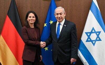 وزيرة الخارجية الألمانية أنالينا بيربوك تلتقي برئيس الوزراء بنيامين نتنياهو في القدس، 17 أبريل، 2024. (Maayan Toaf/GPO) وزيرة الخارجية الألمانية أنالينا بيربوك تلتقي برئيس الوزراء بنيامين نتنياهو في القدس، 17 أبريل، 2024. (Maayan Toaf/GPO)