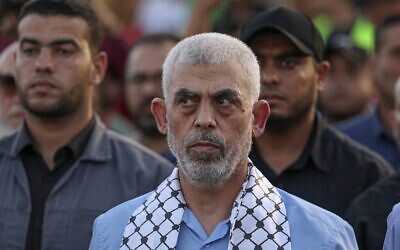زعيم حماس في غزة يحيى السنوار، أكتوبر 2022 (MAHMUD HAMS / AFP)