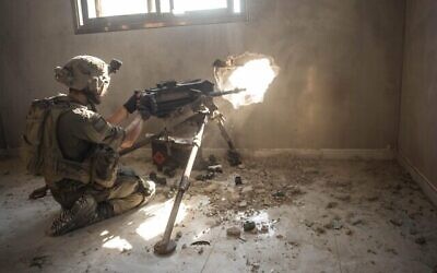 قوات الجيش الإسرائيلي تعمل في قطاع غزة في صورة تم نشرها في 8 أغسطس، 2024. (Israel Defense Forces)