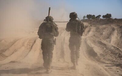 القوات الإسرائيلية في ممر نتساريم في وسط غزة، في صورة منشورة في 16 سبتمبر 2024. (IDF)