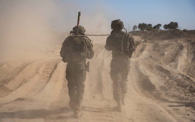 القوات الإسرائيلية في ممر نتساريم في وسط غزة، في صورة منشورة في 16 سبتمبر 2024. (IDF)