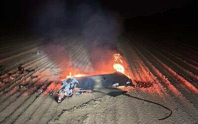 طائرة مسيّرة أطلقت على إسرائيل من اليمن، على ما يبدو بعد أن أسقطها سلاح الجو الإسرائيلي، بالقرب من غفولوت في جنوب إسرائيل، 9 يناير 2025. (Social media; used in accordance with Clause 27a of the Copyright Law)