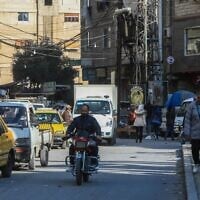 شارع مزدحم في مدينة جرمانا ذات الأغلبية الدرزية في ضواحي دمشق، في 2 مارس 2025. (Bakr ALKASEM / AFP)