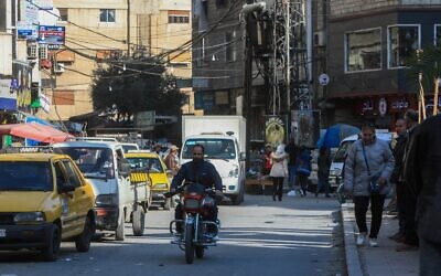 شارع مزدحم في مدينة جرمانا ذات الأغلبية الدرزية في ضواحي دمشق، في 2 مارس 2025. (Bakr ALKASEM / AFP)
