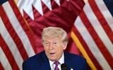 الرئيس الأمريكي دونالد ترامب يحضر إفطار عمل مع قادة أعمال في الدوحة في 15 مايو 2025. (Brendan SMIALOWSKI / AFP)