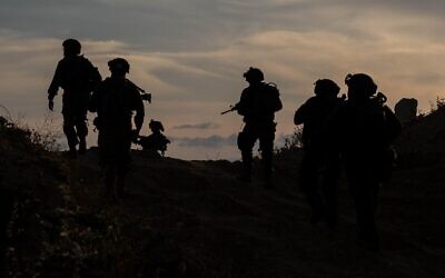 قوات الجيش الإسرائيلي في قطاع غزة، في صورة وزعها الجيش بتاريخ 26 أبريل 2025. (IDF)