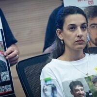 أربيل يهود تظهر أمام لجنة الكنيست المعنية بالمرأة والمساواة بين الجنسين، 19 مايو 2025. (Yonatan Sindel/Flash90)