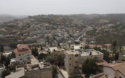 قرية المشيرفة، بالقرب من أم الفحم في شمال إسرائيل، في عام 2015. (Moataz1997 عبر Wikimedia Commons، بموجب ترخيص CC-SA 3.0، bit.ly/44ZOc8V)