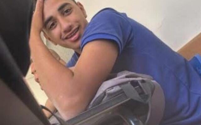 محمد مرازقة، شاب يبلغ من العمر 17 عامًا، قُتل طعنًا على يد زميله في الصف في كفر قرع بتاريخ 27 أكتوبر 2025. (Courtesy) محمد مرازقة، شاب يبلغ من العمر 17 عامًا، قُتل طعنًا على يد زميله في الصف في كفر قرع بتاريخ 27 أكتوبر 2025. (Courtesy)