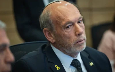 مراقب الدولة متانياهو إنغلمان يحضر اجتماع لجنة الرقابة على الدولة في الكنيست في القدس، 12 مايو 2025. (Yonatan Sindel/Flash90)