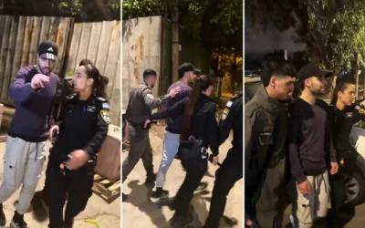 لقطة شاشة من فيديو على وسائل التواصل الاجتماعي يظهر قيام الشرطة باحتجاز المحرض اليميني مردخاي دافيد بسبب احتجاجه خارج منزل مذيعة الأخبار لوسي أهريش، في تل أبيب، 21 فبراير 2026. (X)