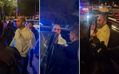 لقطات شاشة من مقاطع فيديو للناشط اليميني زيف بارنيس، مرتدياً قميصاً أبيض، أثناء احتجاز الشرطة له بعد تظاهره خارج شقة مذيعة قناة 13 العربية الإسرائيلية لوسي هريش، 23 فبراير 2026. (X)
