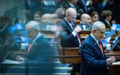 رئيس الوزراء بنيامين نتنياهو يلقي كلمة في جلسة نقاش تضم 40 توقيعاً في جلسة الكنيست العامة في القدس، 5 يناير 2026. (Yonatan Sindel/Flash90) رئيس الوزراء بنيامين نتنياهو يلقي كلمة في جلسة نقاش تضم 40 توقيعاً في جلسة الكنيست العامة في القدس، 5 يناير 2026. (Yonatan Sindel/Flash90)