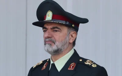 رئيس الشرطة الإيرانية الجنرال أحمد رضا رادان يحضر عرضاً عسكرياً بمناسبة يوم الجيش السنوي في العاصمة طهران، في 18 أبريل 2023. (ATTA KENARE / AFP)