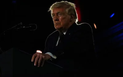 الرئيس الأمريكي دونالد ترامب يتحدث في حفل العشاء السنوي لجمع التبرعات للجنة الوطنية الجمهورية للكونغرس (NRCC)، في محطة "يونيون ستيشن" في واشنطن، 25 مارس 2026. (Julia Demaree Nikhinson/AP)