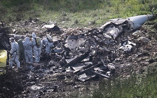 View of the remains of an F-16 plane that crashed near Kibbutz Harduf on February 10, 2018. (Anat Hermony/Flash90)