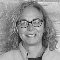 Roberta Wall