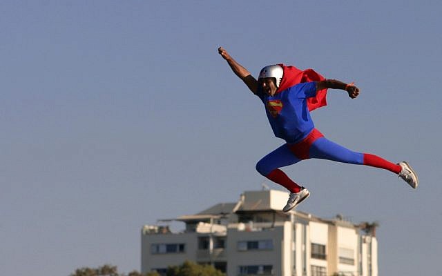 A 'Superman' takes flight in Tel Aviv. (photo credit: Boaz Oppenheim/File/Flash90)