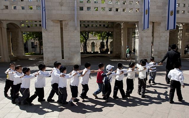 Haredi children in Jerusalem. (photo credit: David Vaaknin/Flash90)