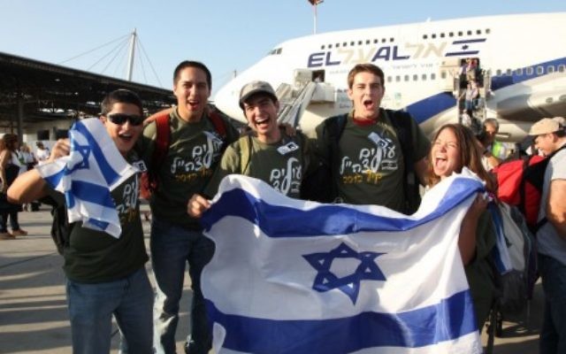 Illustrative. Young olim land in Israel in preparation for joining the army. (courtesy, Nefesh B’Nefesh) Illustrative. Young olim land in Israel in preparation for joining the army. (courtesy, Nefesh B’Nefesh)