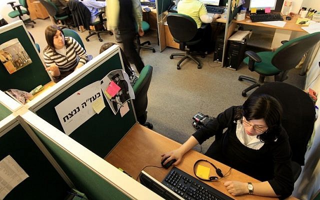 Team works on a high-tech project (Photo credit: Nati Shohat/Flash90)