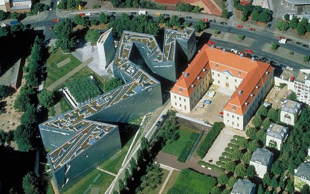 Aeriel-view of the Libeskind-designed Jewish Museum Berlin, to the left of the old Kollegienhaus. (photo credit: CC BY/WIkiCommons/Guenter Schneider/IM Thayer)