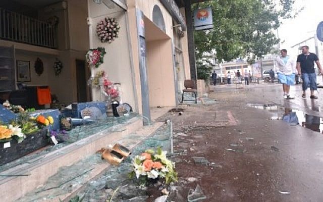 In the Paris suburb of Sarcelles, pro-Palestinian rioters broke shop windows and set fires on July 20, 2014. (photo: Cnaan Liphshiz)