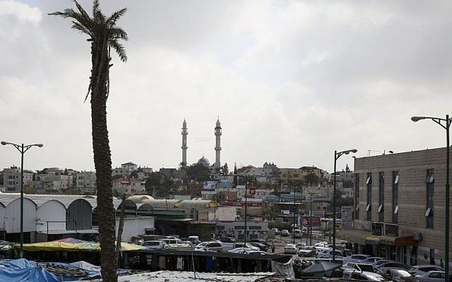 The center of the Bedouin city of Rahat in southern Israel, February 16, 2014. (Hadas Parush/Flash90)