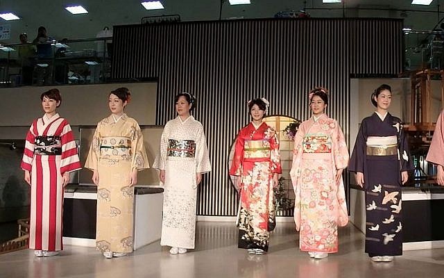 Kimono fashion show (Pixabay)