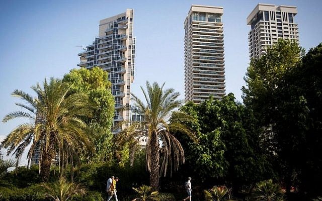 View of luxury towers in Tel Aviv. September 22, 2016. (Miriam Alster/Flash90)