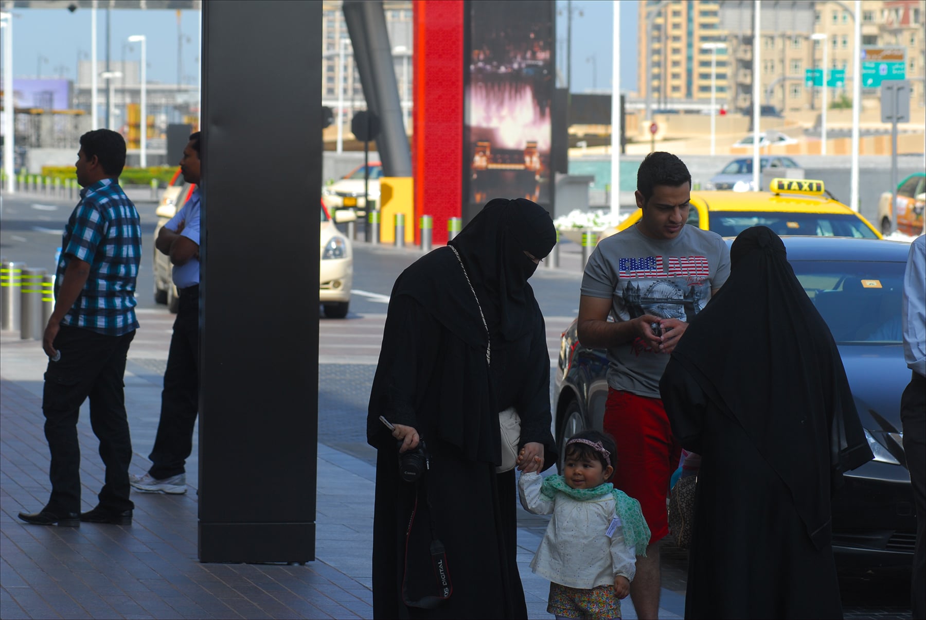Dubai Randi The Blogs: From hookahs to hookers: Glimpses of the real Dubai | Larry ...