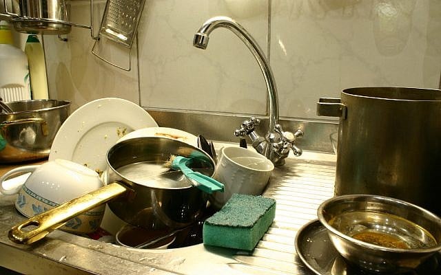 Illustrative. Dirty pots and dishes. (iStock)