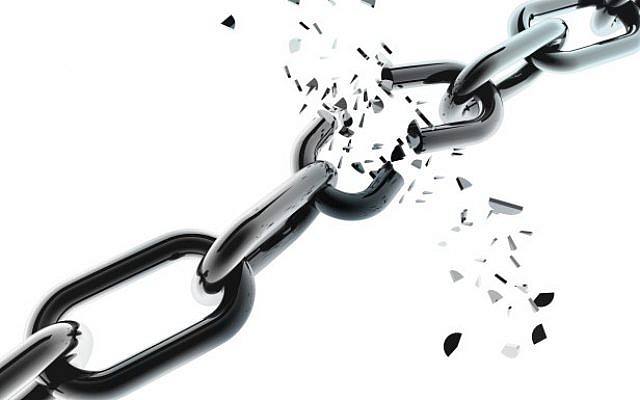 3D chain breaking - isolated over a white background
