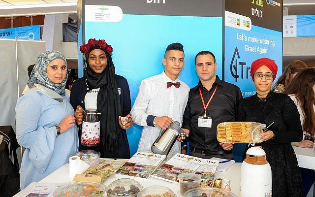 Entrepreneurs from the Bedouin city of Rahat, presenting their start up in 2017- an application to encourage tourism to Bedouin communities in the Negev region.
(Courtesy of Unistream).