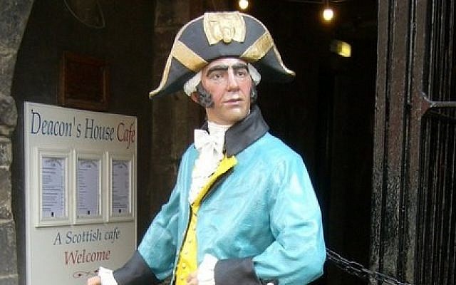 Advertising figure depicting William Brodie, Deacon of Wrights, in Edinburgh's Lawnmarket. (CC BY, Kim Traynor/ Wikimedia Commons) Advertising figure depicting William Brodie, Deacon of Wrights, in Edinburgh's Lawnmarket. (CC BY, Kim Traynor/ Wikimedia Commons)