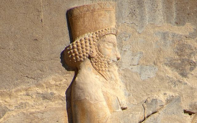 Relief of Artaxerxes II on his tomb at Persepolis, Iran. (CC BY-SA, Bruce Allardice/ Wikimedia Commons)