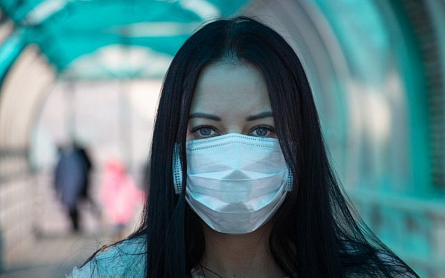 coronavirus covid-2019 Girl in mask fear