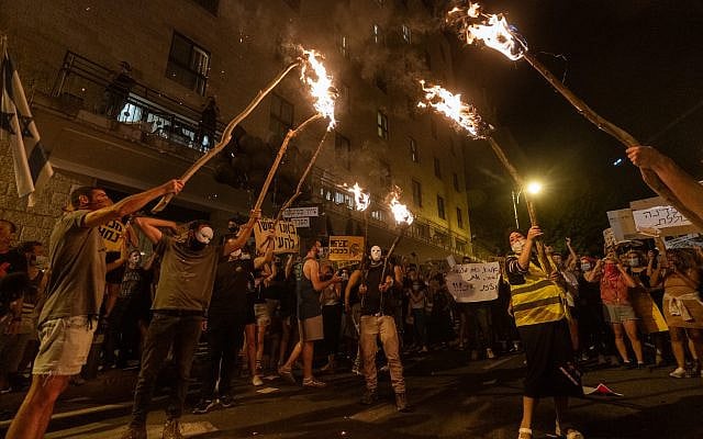 Israelis protest against Israeli prime minister Benjamin Netanyahu outside Prime Minister Netanyahu's official residence in Jerusalem on August 01, 2020. Photo by Yaniv Nadav/Flash90 *** Local Caption *** שמאל
משטרה
ירושלים
הפגנה
בלפור Israelis protest against Israeli prime minister Benjamin Netanyahu outside Prime Minister Netanyahu's official residence in Jerusalem on August 01, 2020. Photo by Yaniv Nadav/Flash90 *** Local Caption *** שמאל
משטרה
ירושלים
הפגנה
בלפור