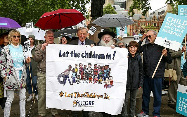 Lord Alf Dubs, Rabbi Gluck and representatives from the Jewish Council for Racial Equality at a demo in support of child refugee resettlement (Credit: Dinendra Haria - via Jewish News)