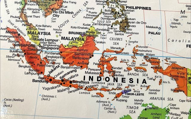 Indonesia consists of more than 17,500 islands, though 56% of the population is squeezed onto the island of Java. (Larry Luxner) Indonesia consists of more than 17,500 islands, though 56% of the population is squeezed onto the island of Java. (Larry Luxner)