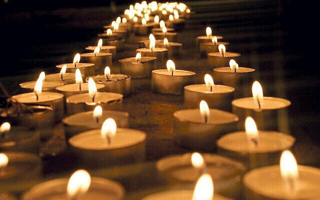 Memorial candles (Jewish News)