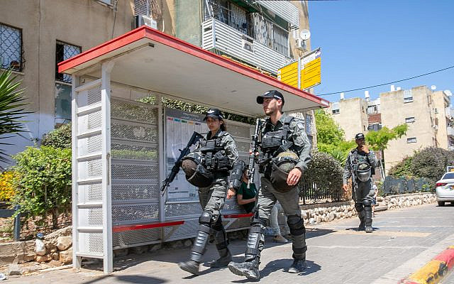 Israeli border police patrol the streets of the central Israeli city of Lod after last weeks riots. May 19, 2021. Photo by Yossi Aloni/Flash90 Israeli border police patrol the streets of the central Israeli city of Lod after last weeks riots. May 19, 2021. Photo by Yossi Aloni/Flash90